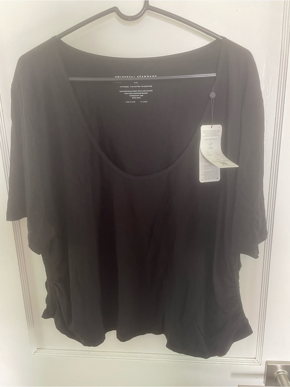 NWT Universal Standard Scoop Neck tee with ruching on sides